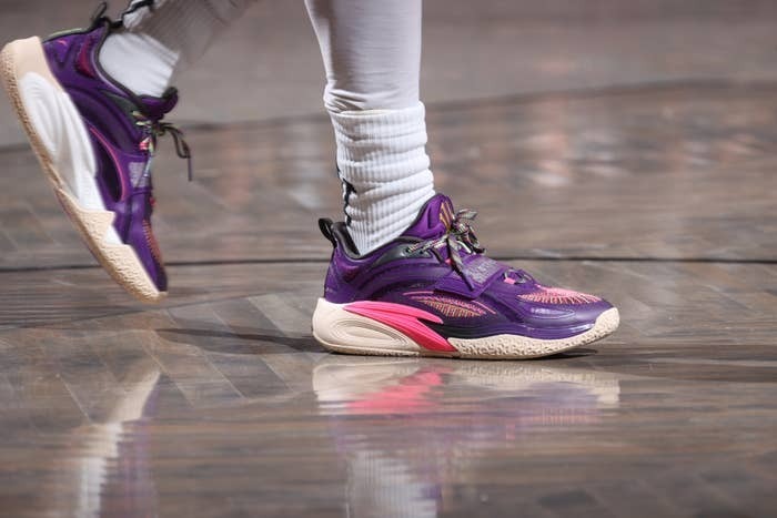 Kyrie 4 sales into the spotlight